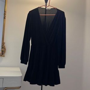 Black basic dress